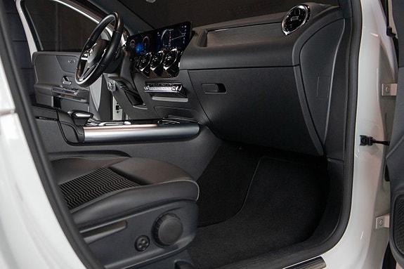 Mercedes-Benz B250 e 14 of 18