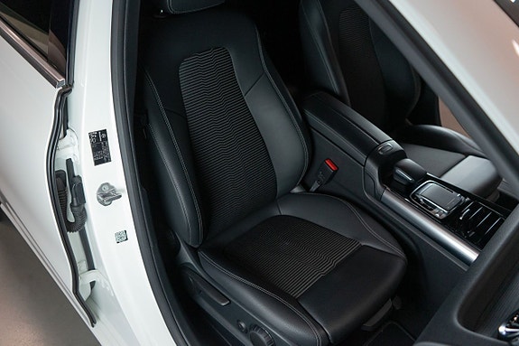 Mercedes-Benz B250 e 16 of 18