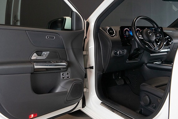 Mercedes-Benz B250 e 10 of 18
