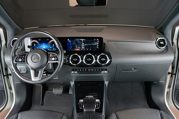 Mercedes-Benz B250 e 13 of 18