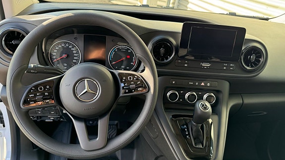 Mercedes-Benz eCitan 15 of 17
