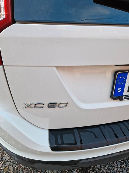 Volvo XC60 7 of 17