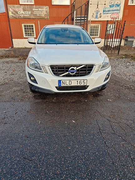 Volvo XC60 8 of 17