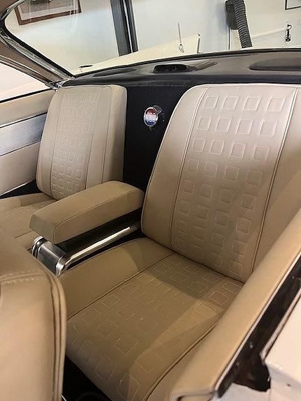 Chrysler 300 11 of 16
