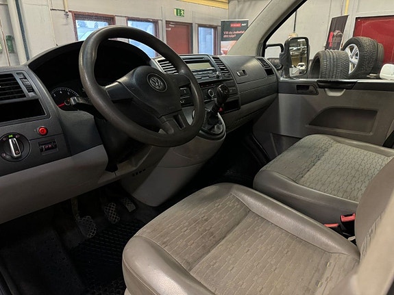 Volkswagen Transporter 9 of 13