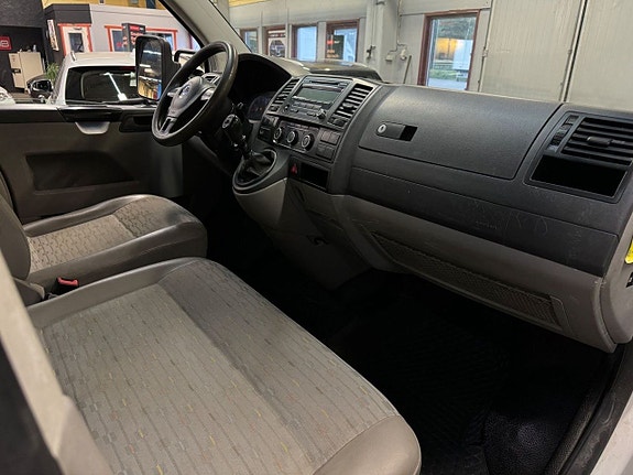 Volkswagen Transporter 10 of 13