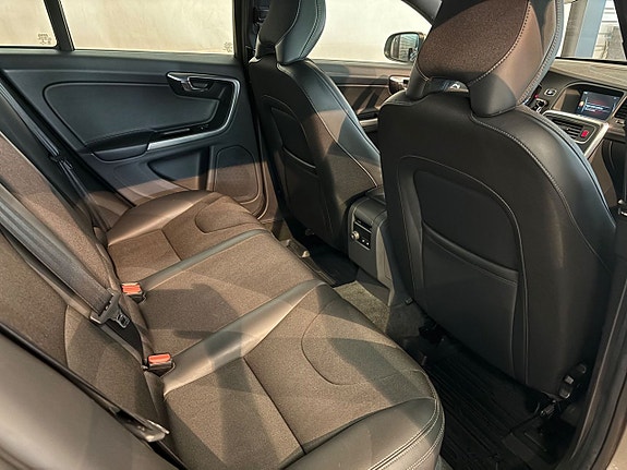 Volvo V60 10 of 12