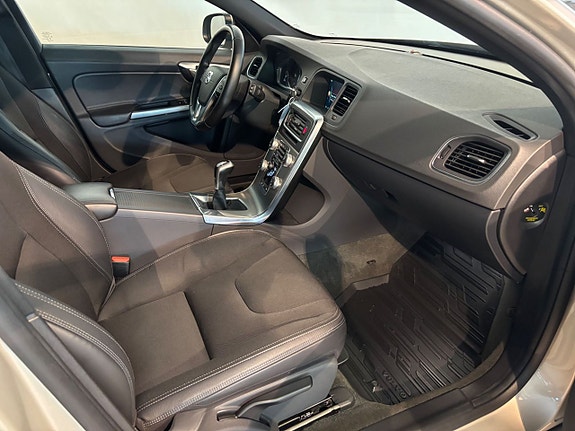 Volvo V60 9 of 12