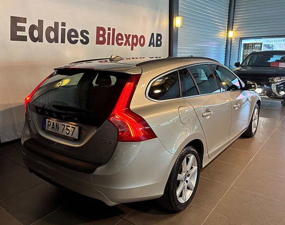 Volvo V60 4 of 12