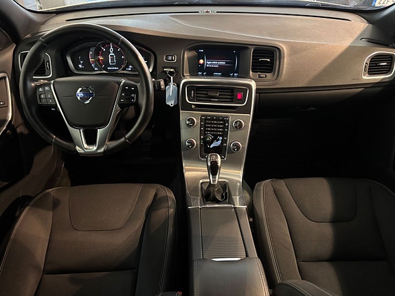 Volvo V60 6 of 12