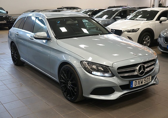 Mercedes-Benz C180 4 of 5