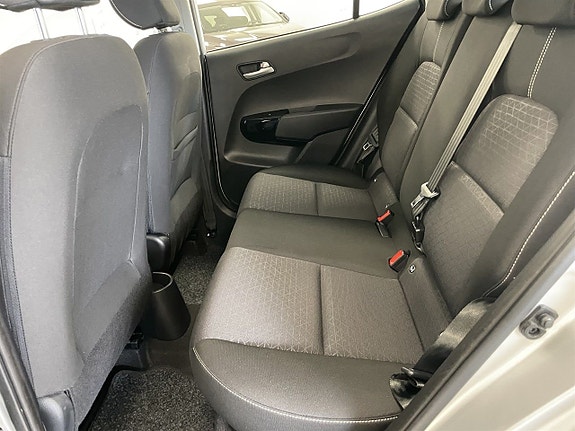 Kia Picanto 6 of 11