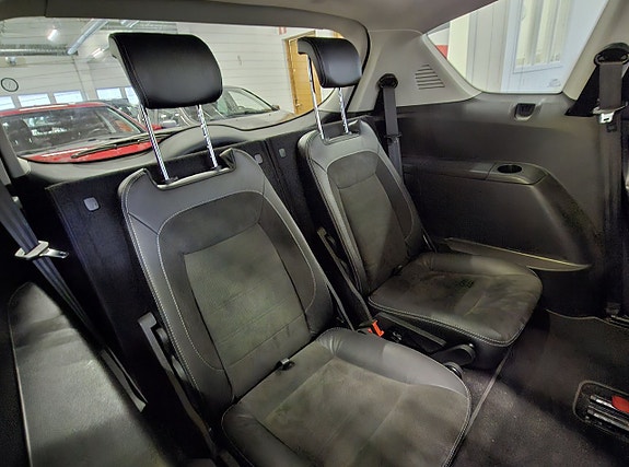 Ford S-MAX 21 of 27