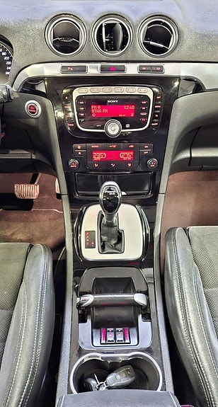 Ford S-MAX 22 of 27
