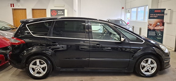 Ford S-MAX 9 of 27