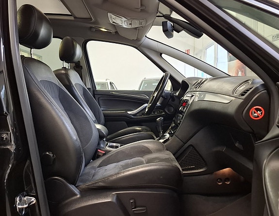 Ford S-MAX 18 of 27