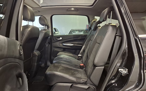 Ford S-MAX 16 of 27