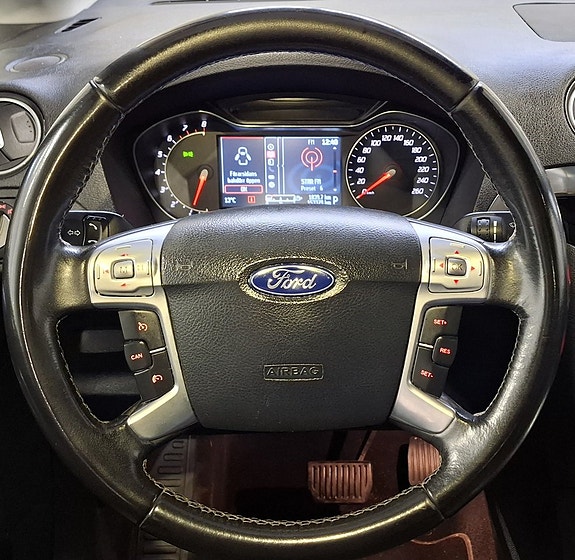 Ford S-MAX 23 of 27