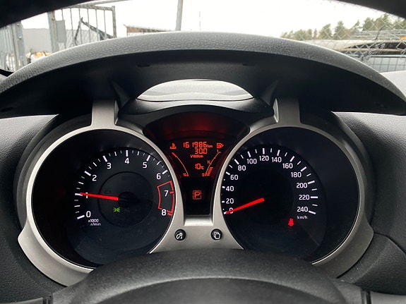 Nissan Juke 9 of 16