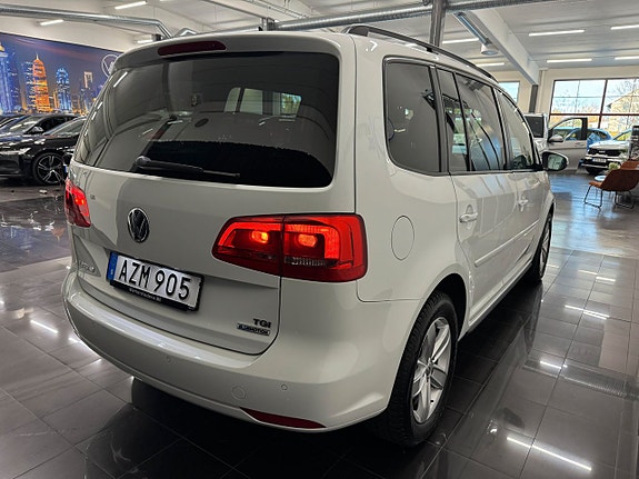 Volkswagen Touran 5 of 5