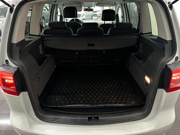 Volkswagen Touran 17 of 19