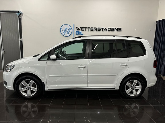 Volkswagen Touran 2 of 5