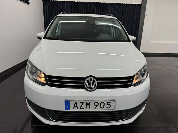 Volkswagen Touran 3 of 5