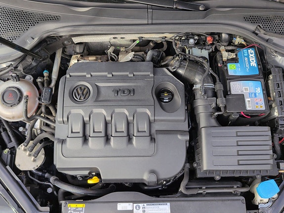 Volkswagen Golf VII 11 of 27