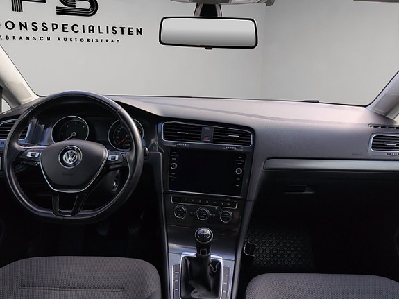 Volkswagen Golf VII 16 of 27
