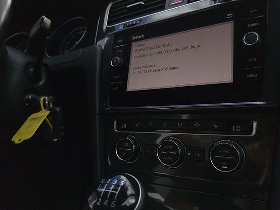 Volkswagen Golf VII 24 of 27