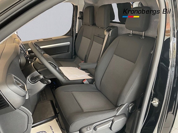 Peugeot e-Expert 8 of 17