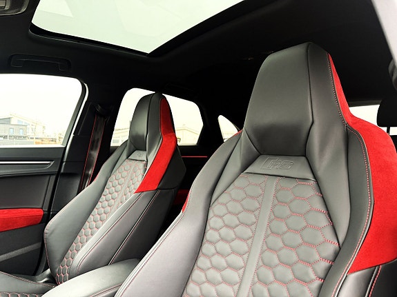 Audi RS Q3 8 of 11