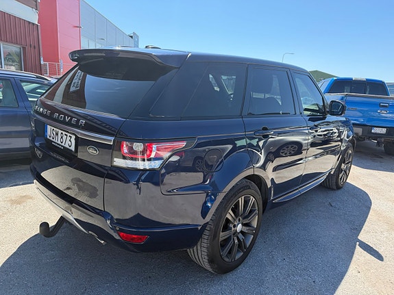 Land Rover Range Rover Sport 28 of 30