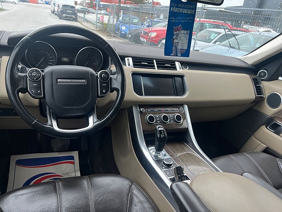 Land Rover Range Rover Sport 14 of 30
