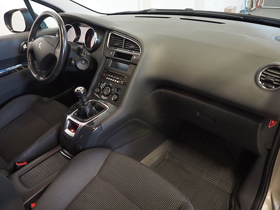 Peugeot 5008 7 of 17