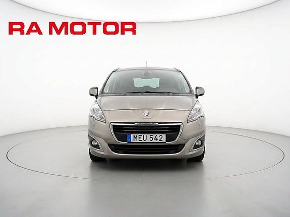 Peugeot 5008 2 of 5