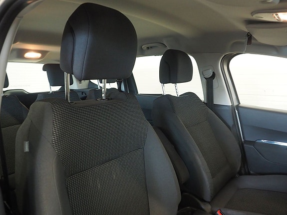 Peugeot 5008 9 of 17