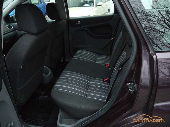 Ford Focus 9 of 20