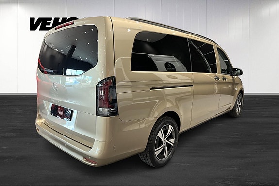 Mercedes-Benz Vito 108 3 of 5