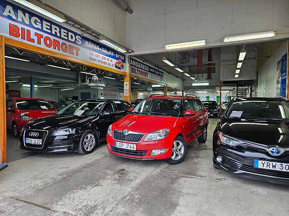 Skoda Fabia 2 of 15