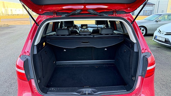 Mercedes-Benz B180 26 of 26
