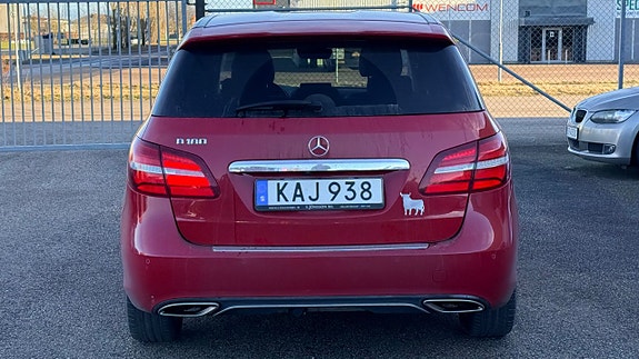 Mercedes-Benz B180 5 of 5
