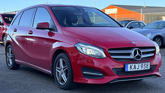Mercedes-Benz B180 3 of 5