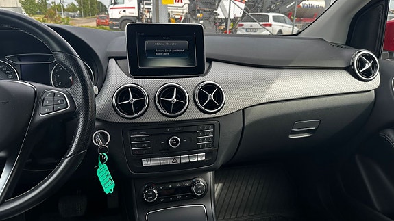 Mercedes-Benz B180 18 of 26