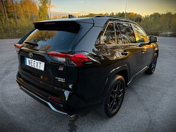Toyota RAV4 5 of 5