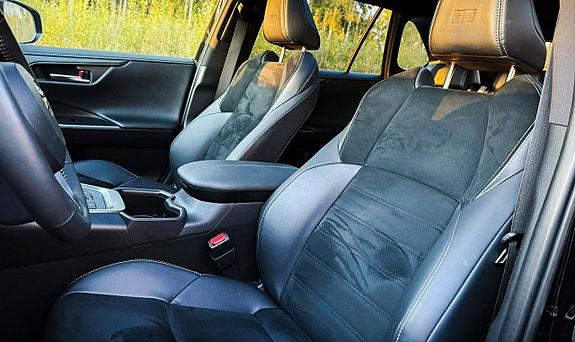 Toyota RAV4 13 of 24