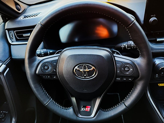 Toyota RAV4 19 of 24