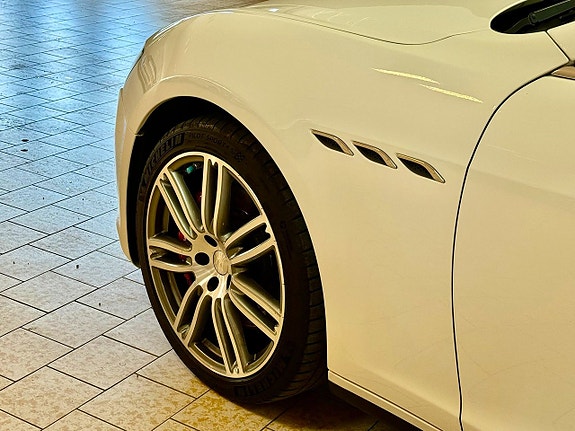 Maserati Ghibli 11 of 26