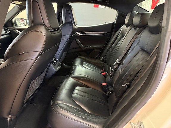 Maserati Ghibli 16 of 26