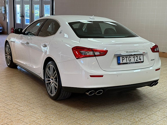 Maserati Ghibli 4 of 5